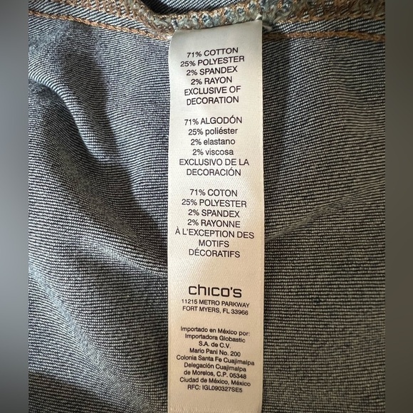 CHICO’S Size 0 Lady’s XS X-Small Dark Denim With Trim Jean Jacket - Picture 6 of 7